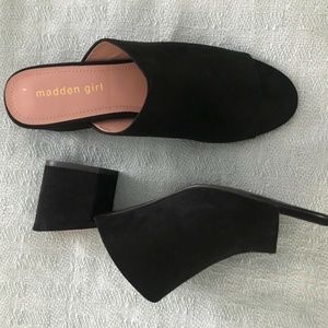 Madden Girl Lorna Mules Size 8.5, Black Micro